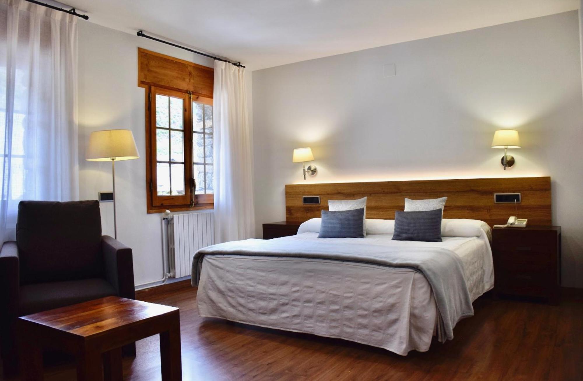Hotel L'Auet Эрильяваль Экстерьер фото